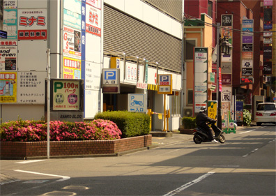 三幸駐車場